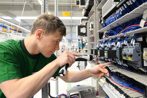 Elektroniker auf dem Arbeitsmarkt heißbegehrt
